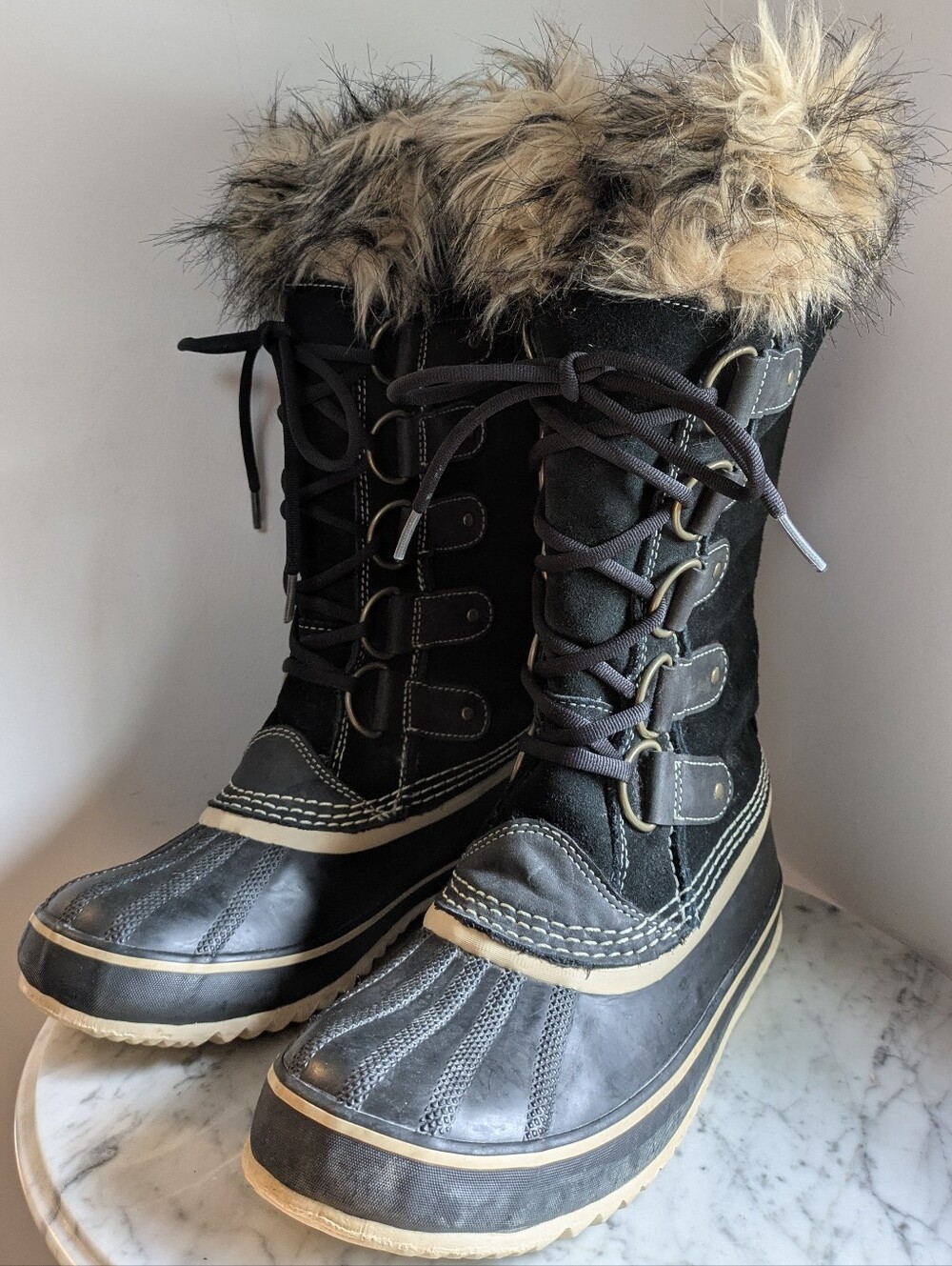 Sorel Black Lace-Up Faux Fur-Trim Winter Boots Women's Size 9